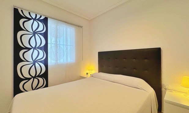 Resale - Apartment / flat - Torrevieja - La Mata