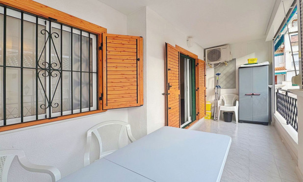 Resale - Apartment / flat - Torrevieja - La Mata
