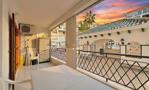 Resale - Apartment / flat - Torrevieja - La Mata