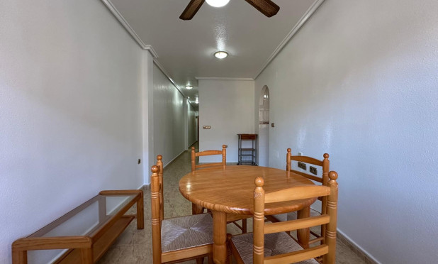 Odsprzedaż - Mieszkanie w bloku - Montesinos - Los Montesinos