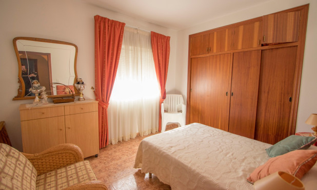 Resale - Finca / Country Property - Alicante