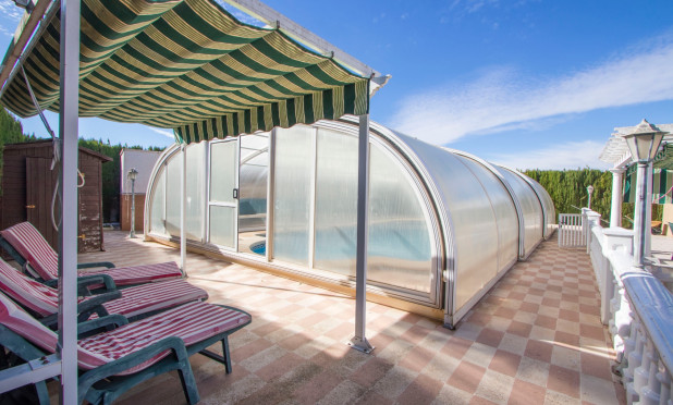 Resale - Finca / Country Property - Alicante