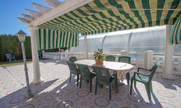 Resale - Finca / Country Property - Alicante