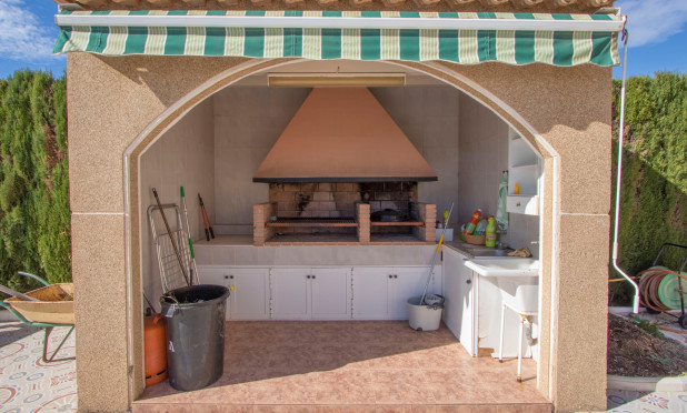 Resale - Finca / Country Property - Alicante