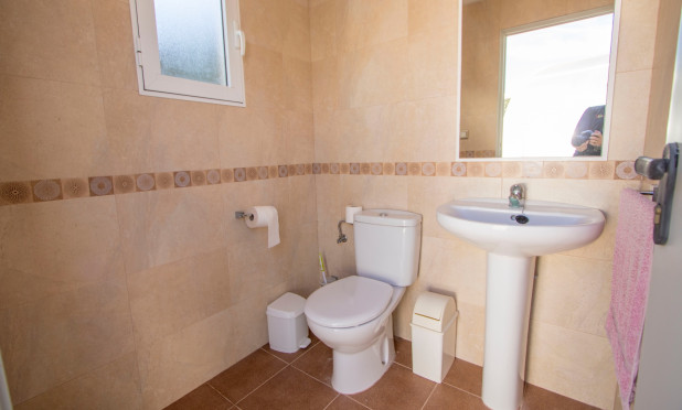 Resale - Finca / Country Property - Alicante