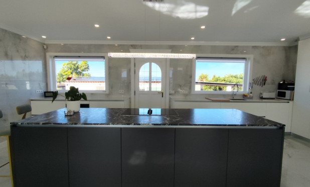 Resale - Villa - El Mudamiento