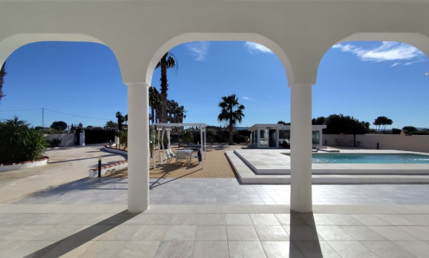 Resale - Villa - El Mudamiento