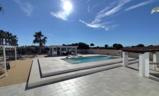 Resale - Villa - El Mudamiento