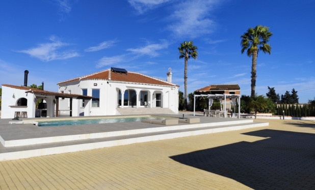 Resale - Villa - El Mudamiento