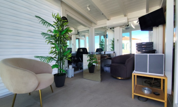 Resale - Villa - El Mudamiento