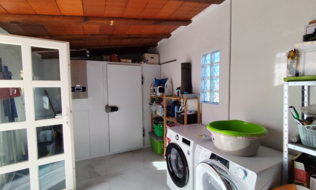 Resale - Villa - El Mudamiento