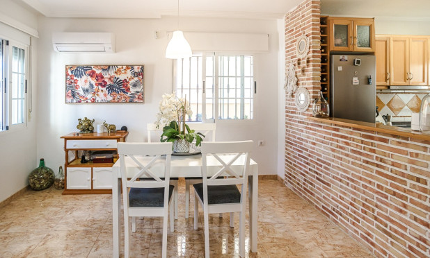 Resale - Villa - Guardamar del Segura - EL RASO