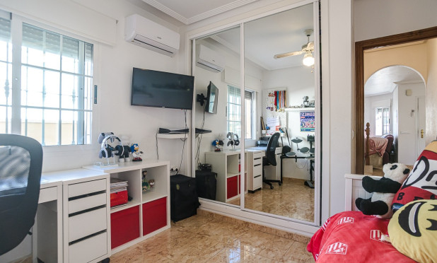 Resale - Villa - Guardamar del Segura - EL RASO