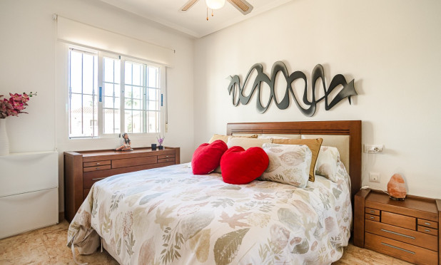 Resale - Villa - Guardamar del Segura - EL RASO