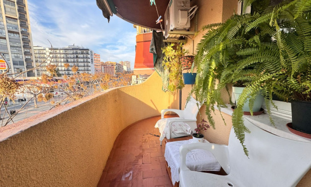 Odsprzedaż - Mieszkanie w bloku - Benidorm - Levante