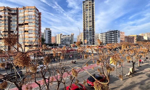 Odsprzedaż - Mieszkanie w bloku - Benidorm - Levante