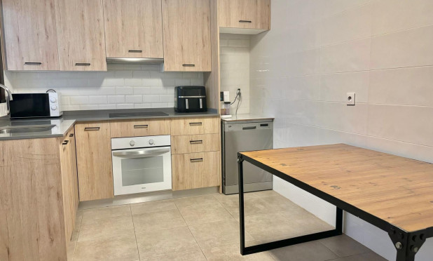 Odsprzedaż - Mieszkanie w bloku - Altea