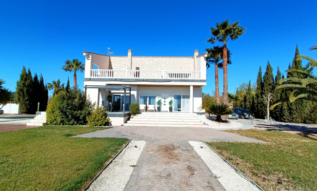 Resale - Villa - Novelda