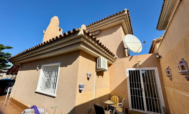 Resale - Villa - Torrevieja - Los Altos