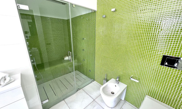 Wiederverkauf - Villa - Marbella - Nueva Andalucía