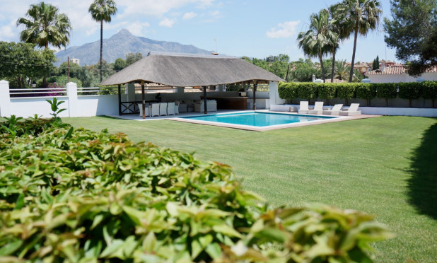 Wiederverkauf - Villa - Marbella - Nueva Andalucía