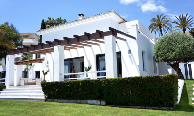 Wiederverkauf - Villa - Marbella - Nueva Andalucía