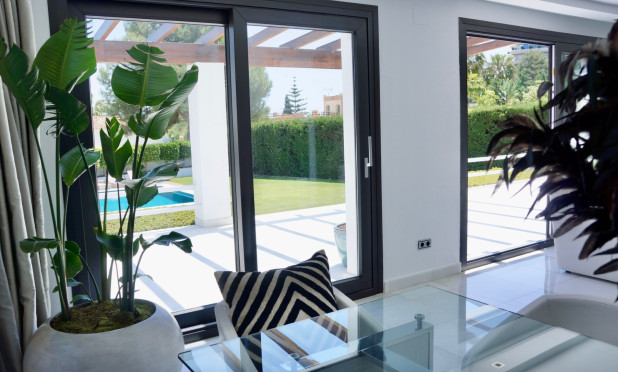 Wiederverkauf - Villa - Marbella - Nueva Andalucía