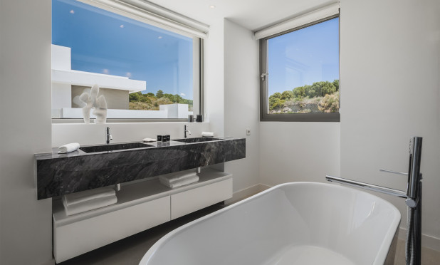 Wiederverkauf - Villa - Estepona - El Paraíso