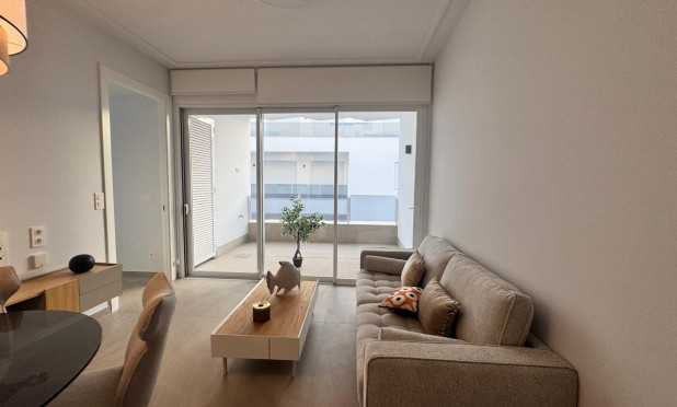 Odsprzedaż - Mieszkanie w bloku - Torrevieja - Playa Los Locos