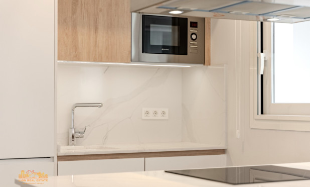 Odsprzedaż - Mieszkanie w bloku - Torrevieja - Playa Los Locos