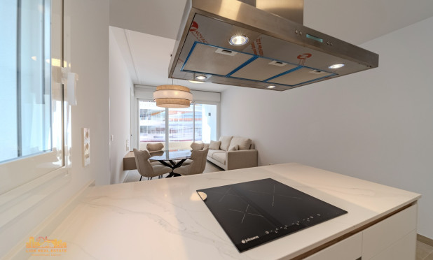 Odsprzedaż - Mieszkanie w bloku - Torrevieja - Playa Los Locos