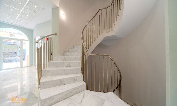 Odsprzedaż - Mieszkanie w bloku - Torrevieja - Playa Los Locos