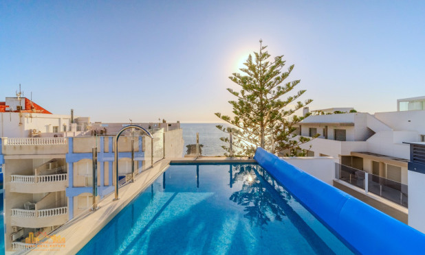 Odsprzedaż - Mieszkanie w bloku - Torrevieja - Playa Los Locos