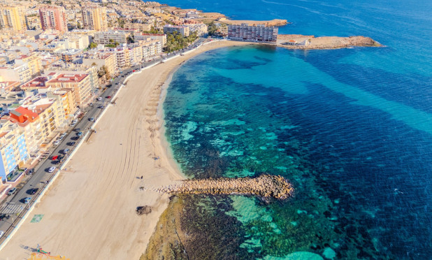 Odsprzedaż - Mieszkanie w bloku - Torrevieja - Playa Los Locos