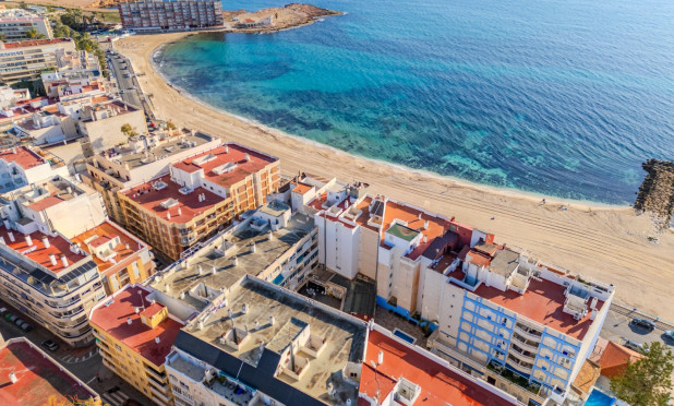 Odsprzedaż - Mieszkanie w bloku - Torrevieja - Playa Los Locos