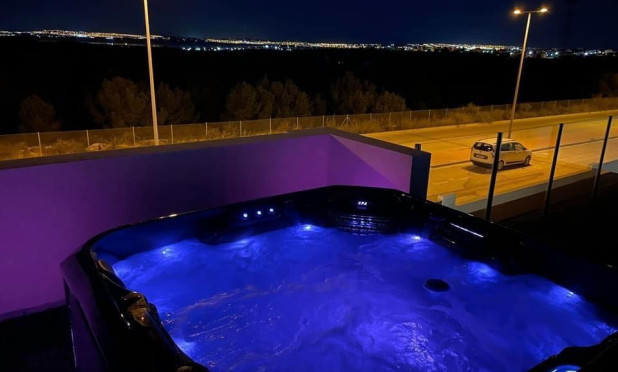 Resale - Villa - Villamartín