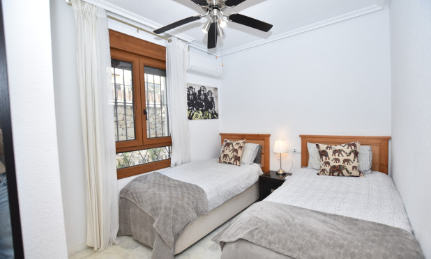 Odsprzedaż - Kamienica - Algorfa - La Finca Golf