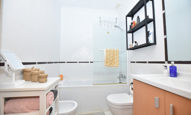 Odsprzedaż - Kamienica - Algorfa - La Finca Golf