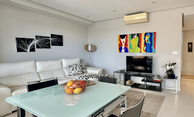 Odsprzedaż - Mieszkanie w bloku - Orihuela Costa - Villamartín