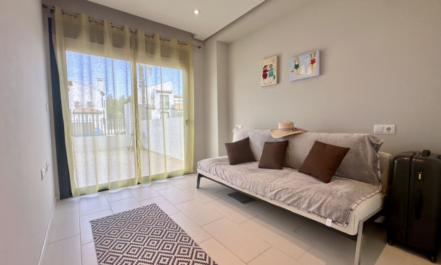 Odsprzedaż - Mieszkanie w bloku - Orihuela Costa - Villamartín