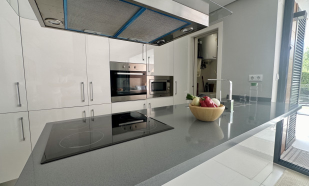 Odsprzedaż - Mieszkanie w bloku - Orihuela Costa - Villamartín