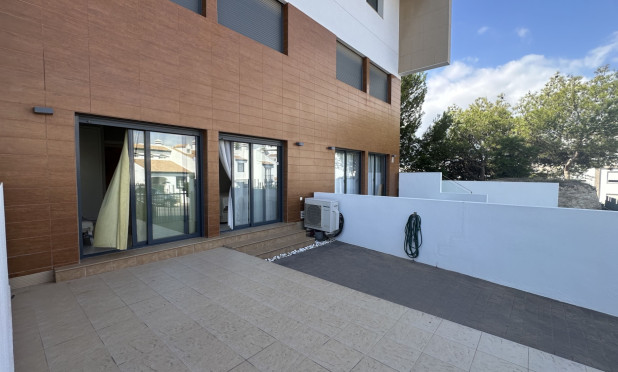 Odsprzedaż - Mieszkanie w bloku - Orihuela Costa - Villamartín