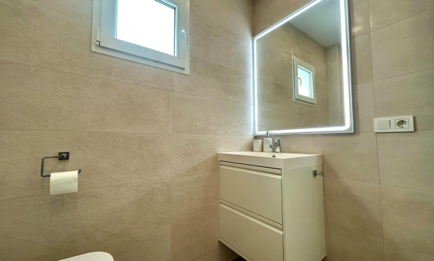 Resale - Apartment / flat - San Miguel de Salinas - Las filipinas