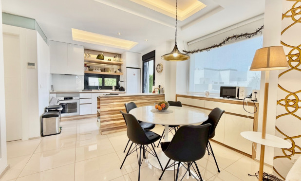 Resale - Townhouse - Ciudad Quesada - Lo Marabú