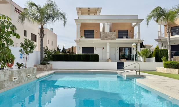 Resale - Townhouse - Ciudad Quesada - Lo Marabú