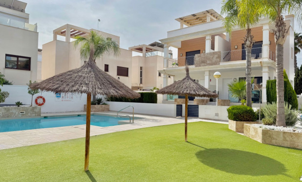 Resale - Townhouse - Ciudad Quesada - Lo Marabú