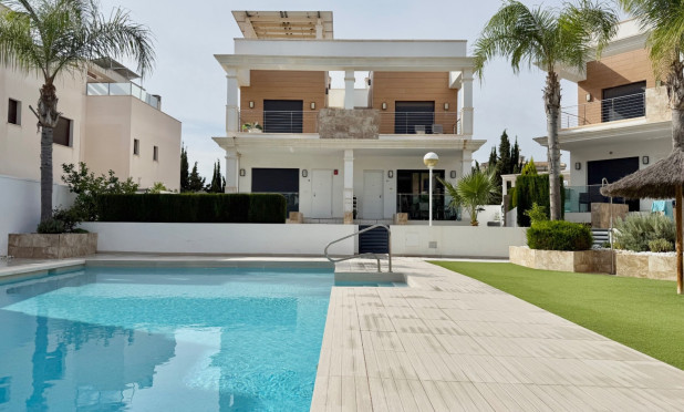 Resale - Townhouse - Ciudad Quesada - Lo Marabú