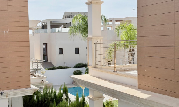 Resale - Townhouse - Ciudad Quesada - Lo Marabú