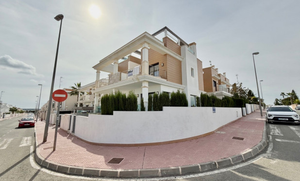 Resale - Townhouse - Ciudad Quesada - Lo Marabú