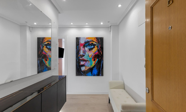 Odsprzedaż - Mieszkanie w bloku - Montesinos - Los Montesinos